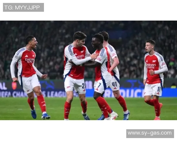 欧冠激战：利物浦逆转那不勒斯四球大战引爆全场热情